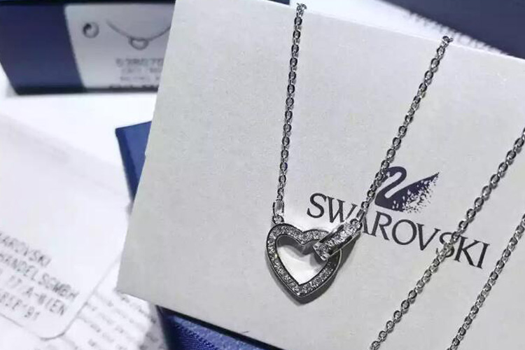 天鵝起飛！施華洛世奇（Swarovski）換上新LOGO